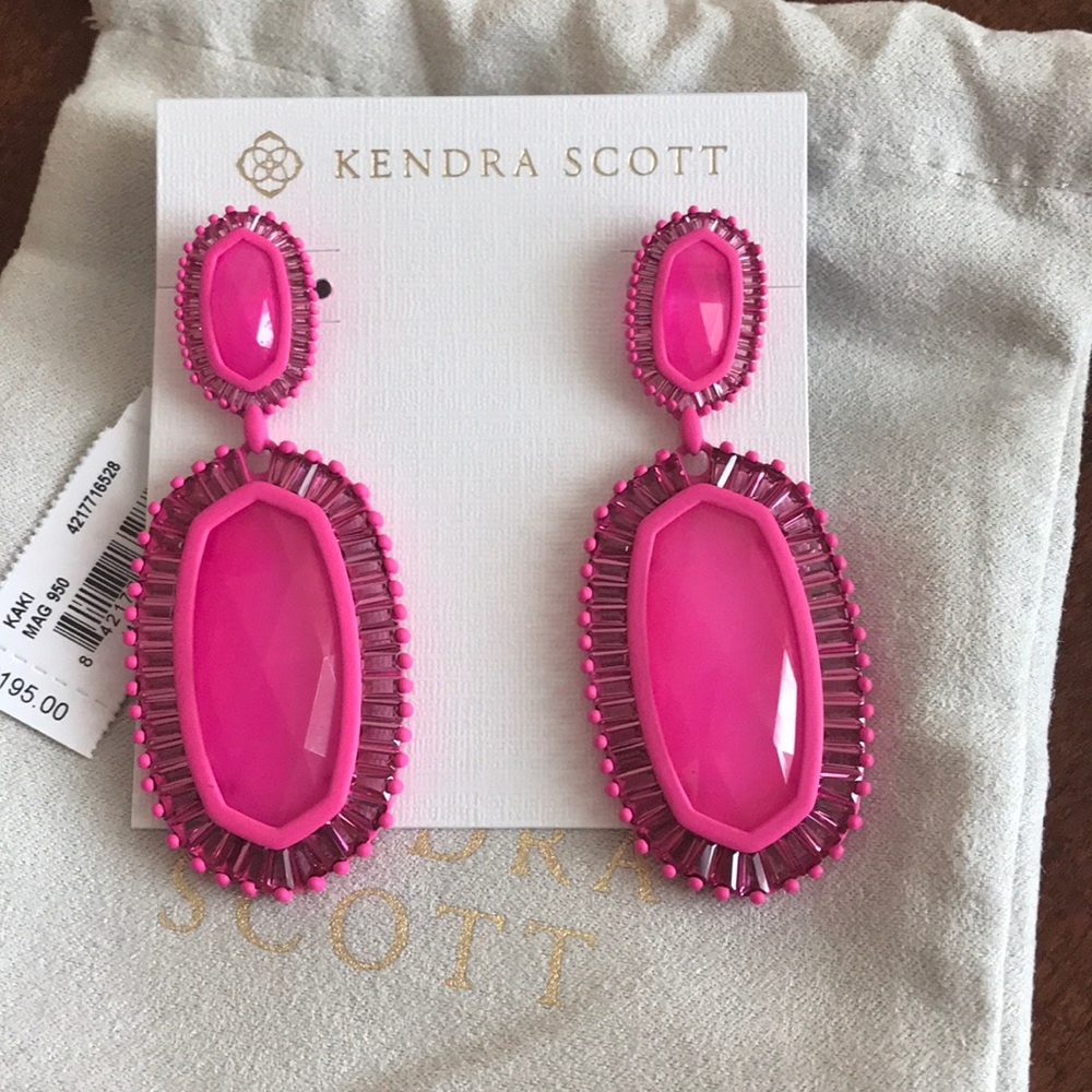 NWT Kendra Scott kaki Earrings